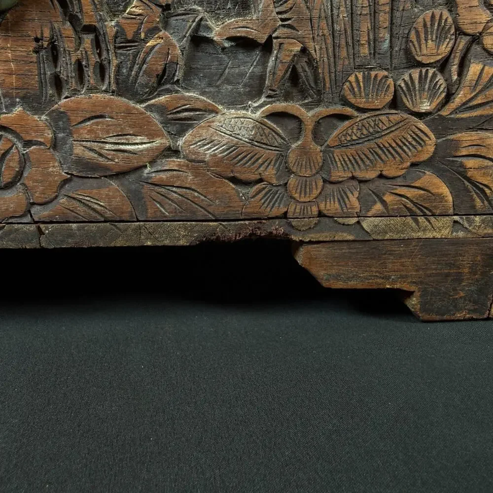 Hand CARVED CHINESE CAMPHORWOOD wood CHEST Jewelry Box Antique